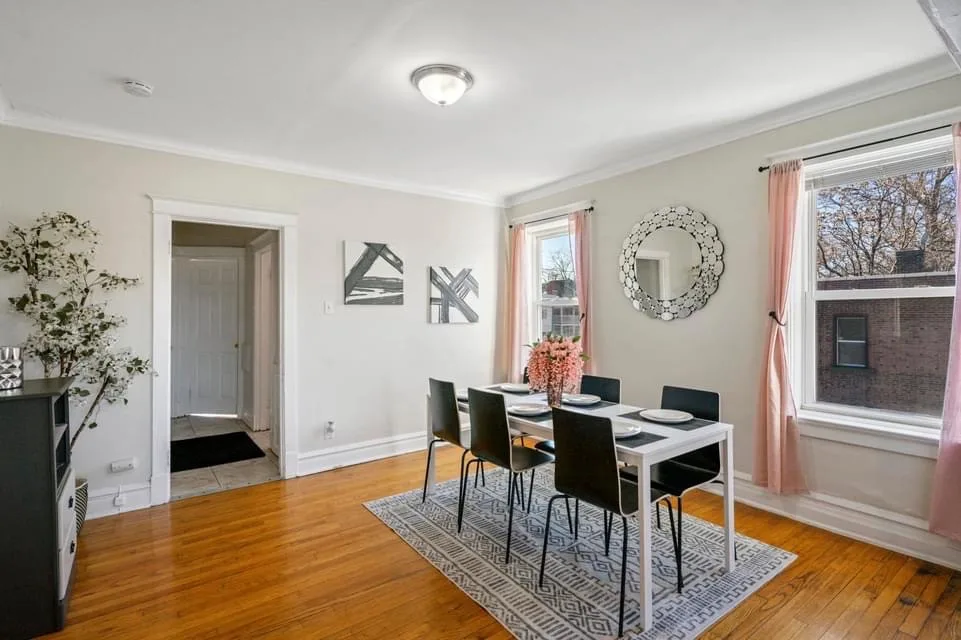 Airbnb Property Listing by Midwest Real Estate Photography, LLC - Photo 9