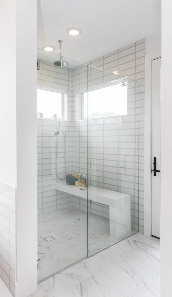 April Interiors - Photo 12
