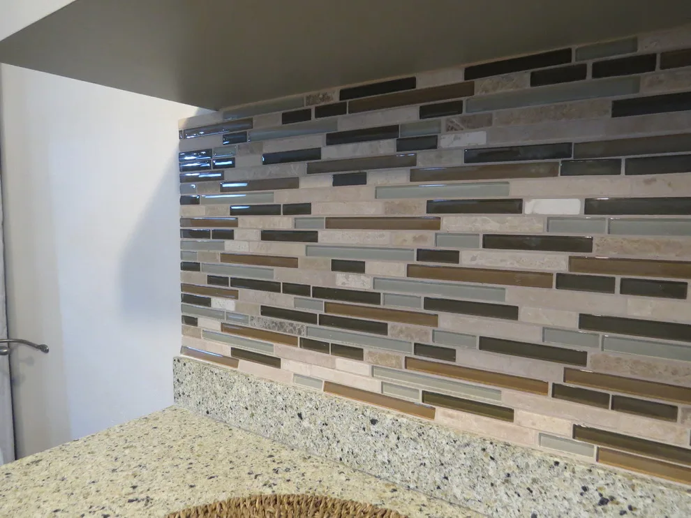Living in an Apartment / Dining Area by Danaë Eustace-Zamora - Photo 4