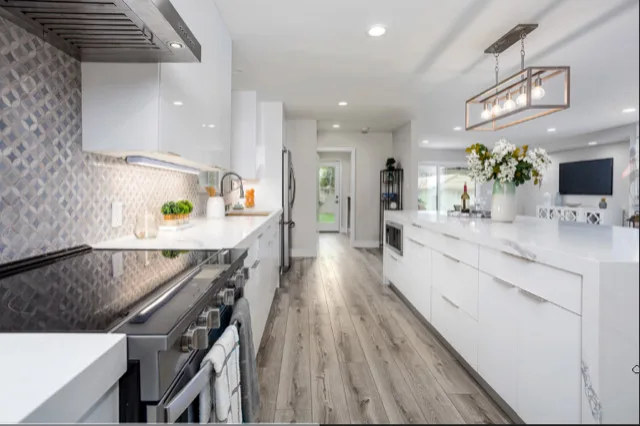 Brovia Interiors - Photo 13