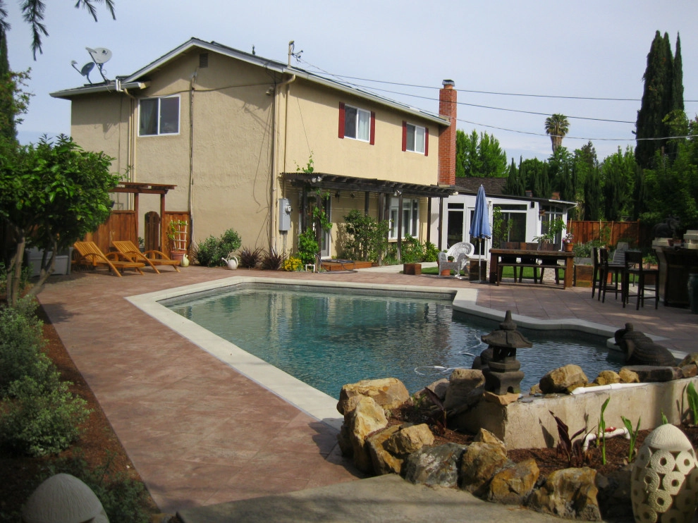 Backyard with Vegetable Garden & Pool Area by Hortus Design Sustainable Landscapes - Photo 5
