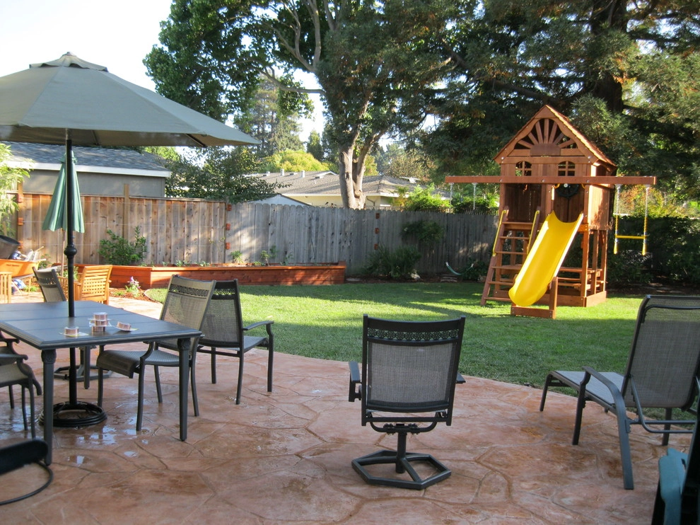 Backyard Retreat with Entertainment & Play Areas by Hortus Design Sustainable Landscapes - Photo 4