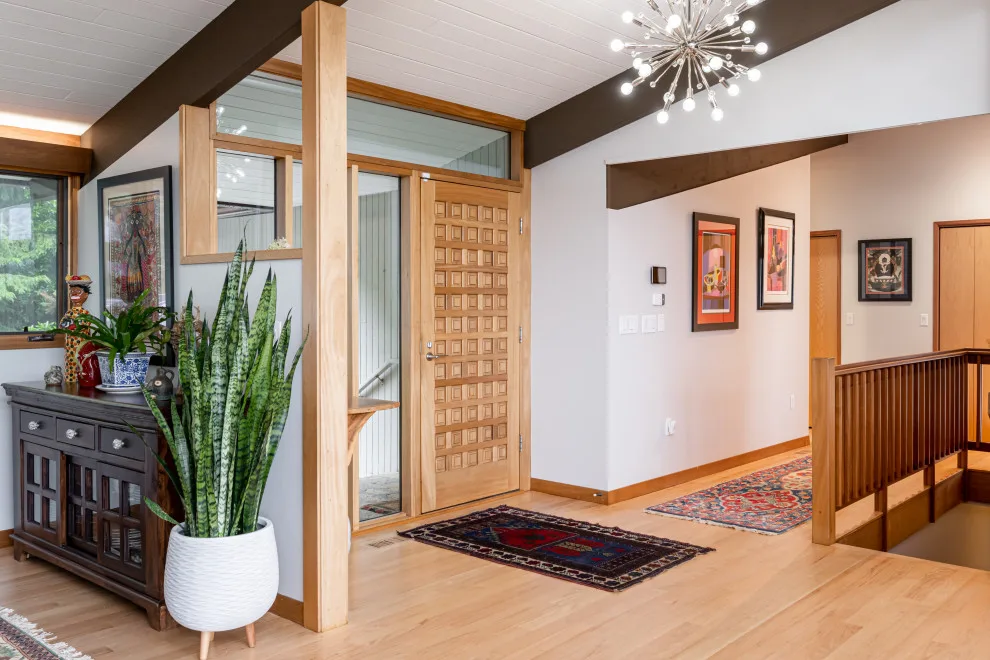 Acclaimed Mid-Century Modern Deck House by The Design Gallery - Photo 7