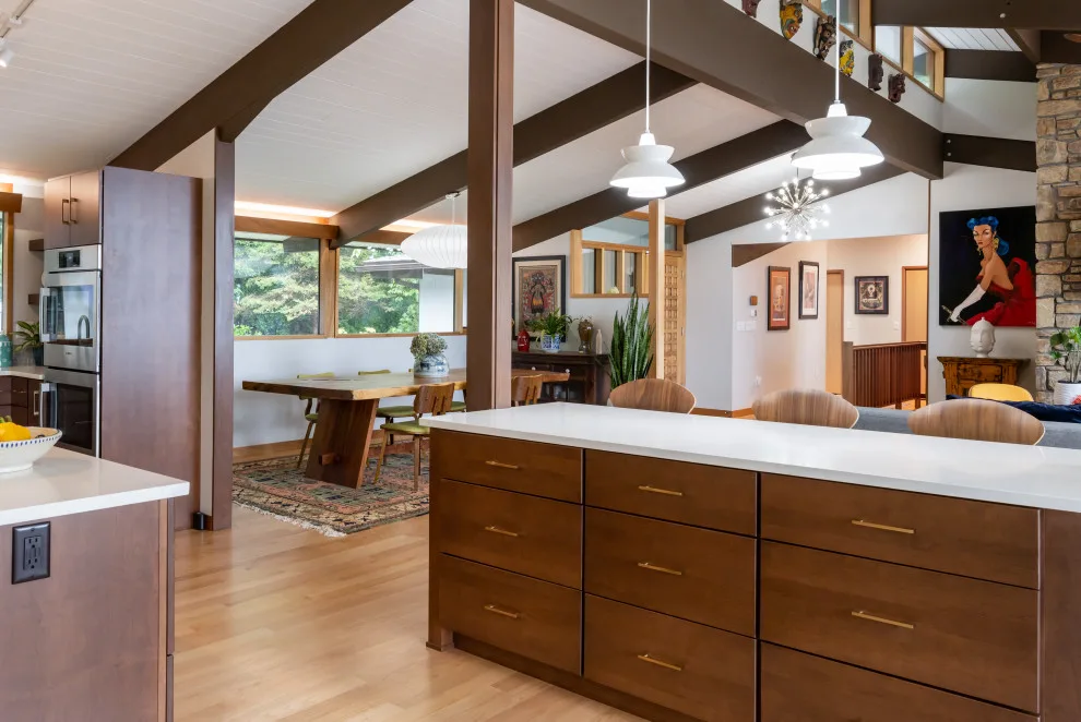 Acclaimed Mid-Century Modern Deck House by The Design Gallery - Photo 15