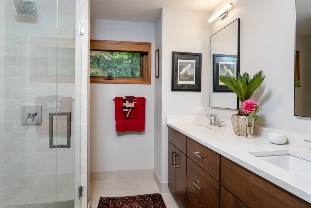 Acclaimed Mid-Century Modern Deck House by The Design Gallery - Photo 16
