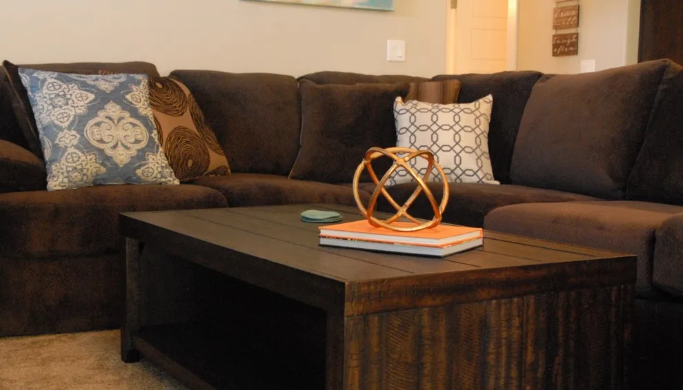 Bachelor Quarters by Sarah Waddell, Pomeroy House Interiors - Photo 15