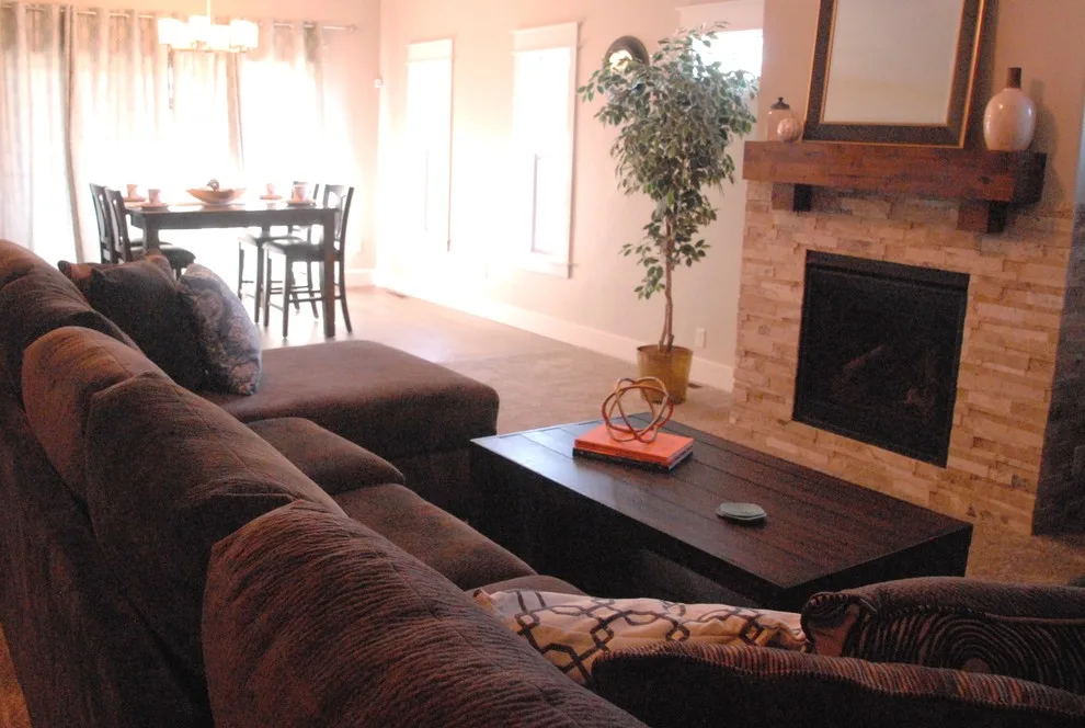 Bachelor Quarters by Sarah Waddell, Pomeroy House Interiors - Photo 9