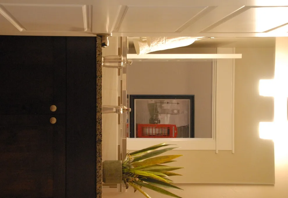 Bachelor Quarters by Sarah Waddell, Pomeroy House Interiors - Photo 12