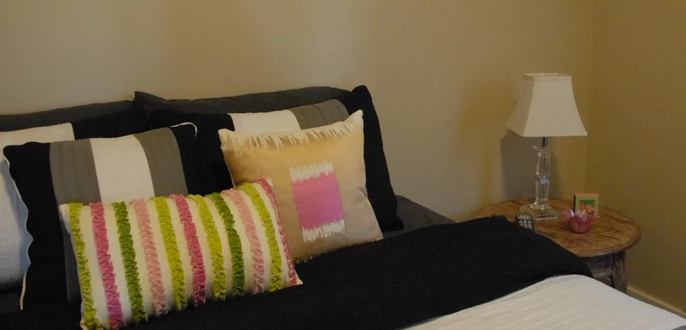 Bachelor Quarters by Sarah Waddell, Pomeroy House Interiors - Photo 13