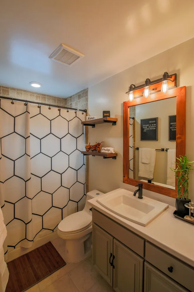 Boys' restroom by Mela Interior Designs - Photo 4