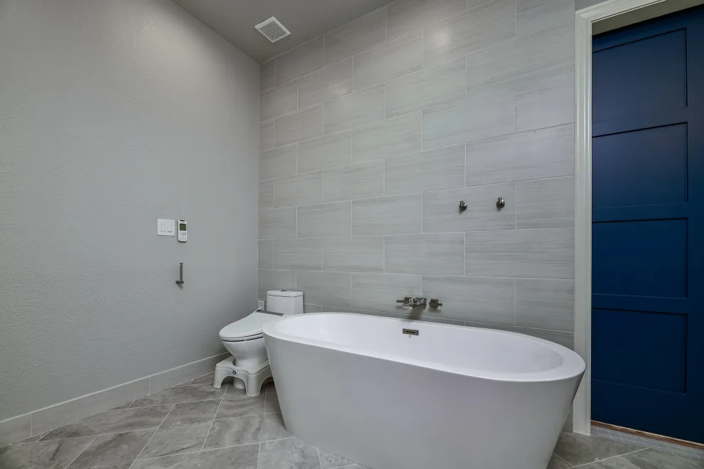 Restrooms by Jana Ward Interiors - Photo 2