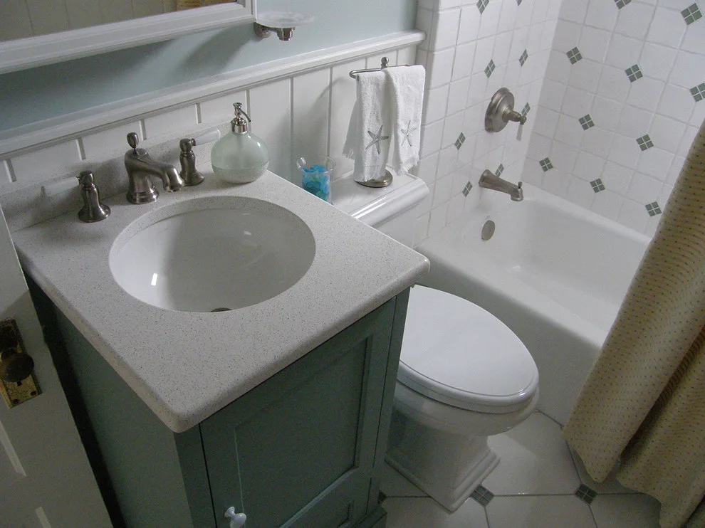 Traditional Bathroom by Evenflow Interiors - Photo 2