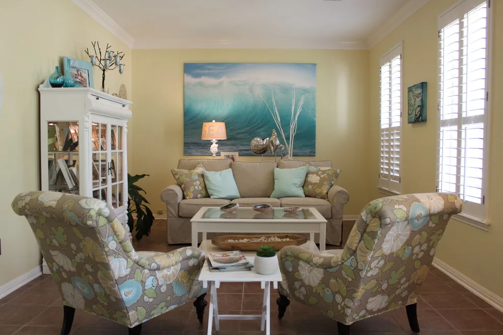 April Interiors - Photo 8