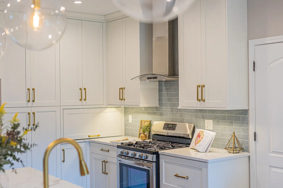 Lovely Luminous Azure Kitchen by Studio Saint Marie - Photo 11
