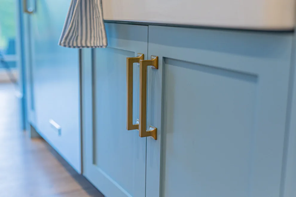 Lovely Luminous Azure Kitchen by Studio Saint Marie - Photo 5