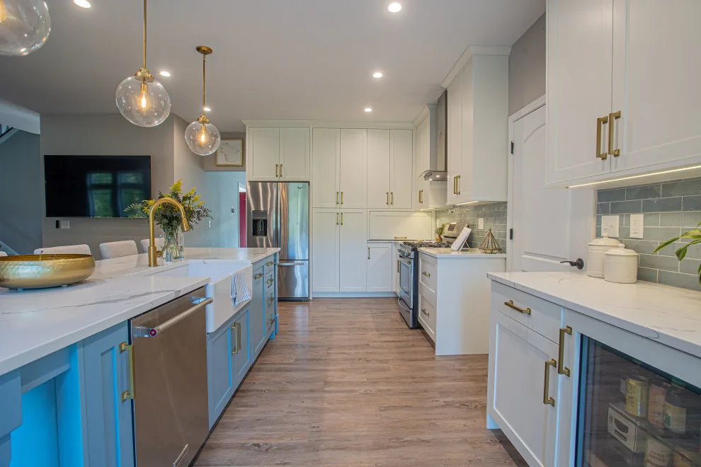 Lovely Luminous Azure Kitchen by Studio Saint Marie - Photo 10