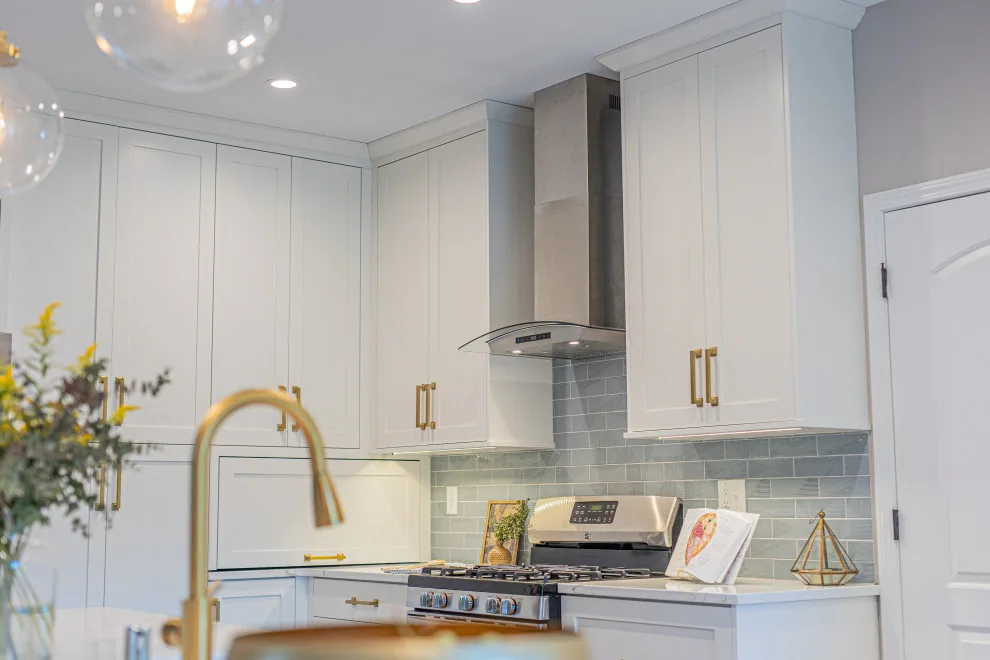 Lovely Luminous Azure Kitchen by Studio Saint Marie - Photo 26
