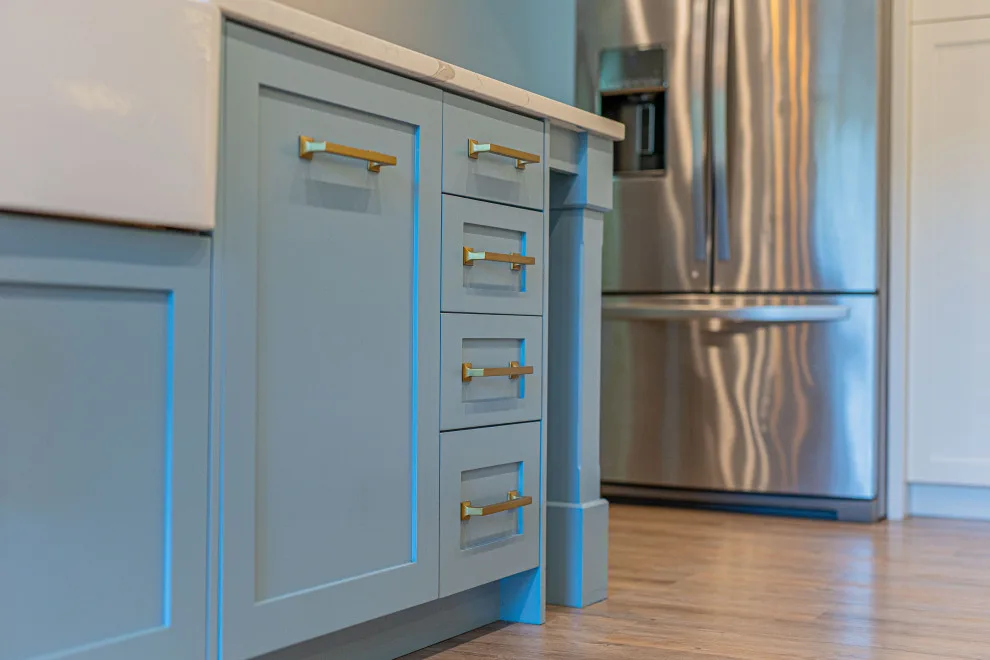 Lovely Luminous Azure Kitchen by Studio Saint Marie - Photo 6