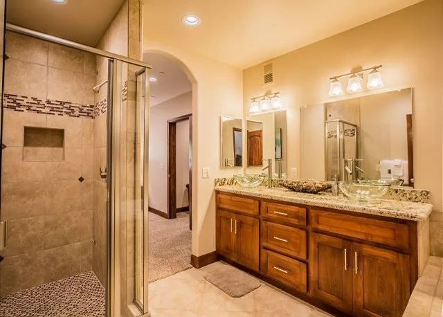 Stunning Lakeside Condo in Lake Tahoe by Interior Motives - Photo 5