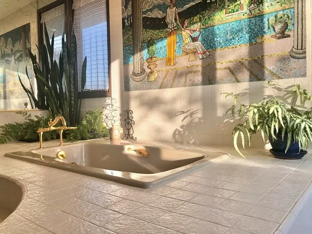 Vintage Elegance Bathroom by Jill Nelson Design Service - Photo 4