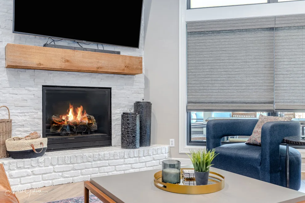 Benton Lakeside Home by Let's Decorate - Photo 2