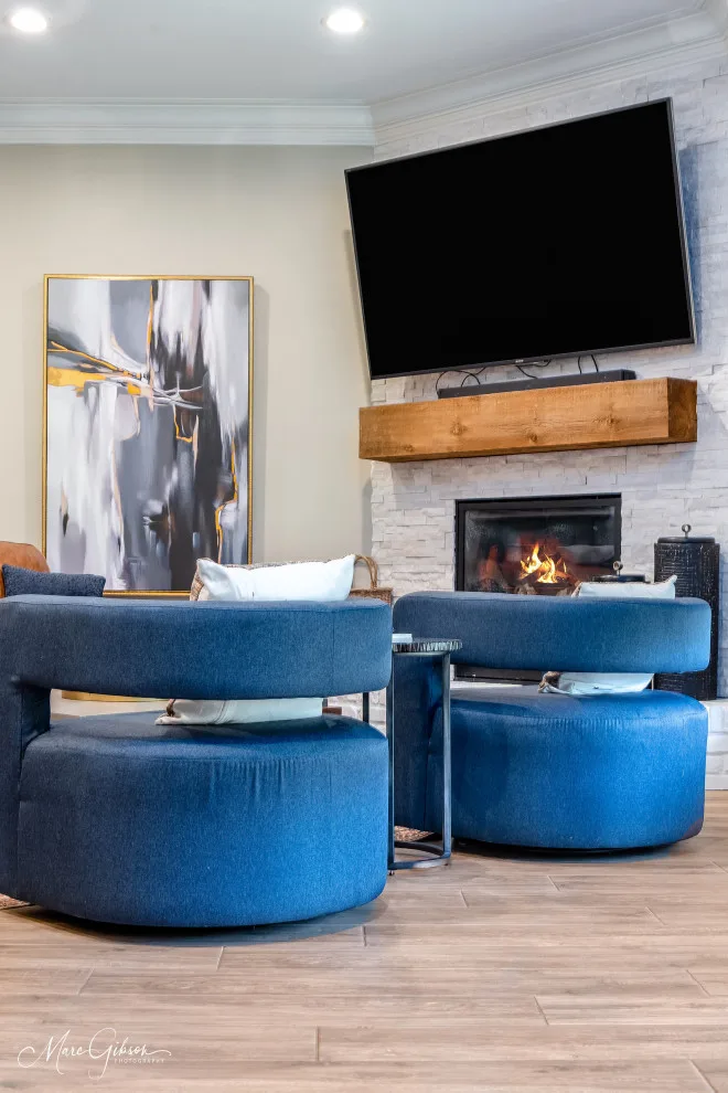 Benton Lakeside Home by Let's Decorate - Photo 14