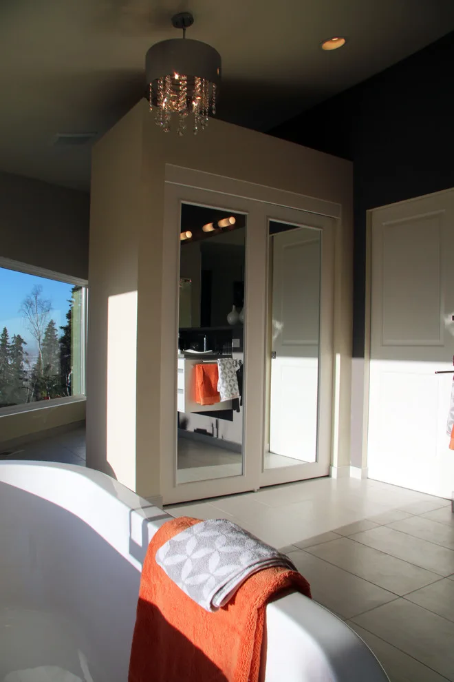 Bluff View Primary Bathroom by Justin Anders-Henne - Photo 8
