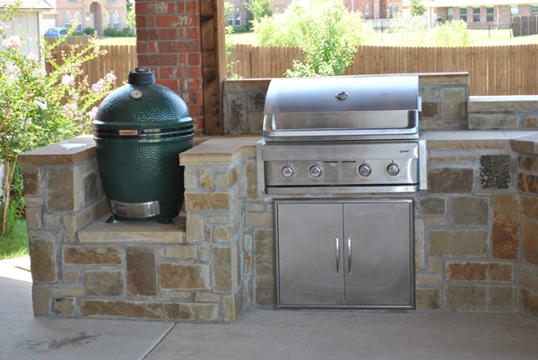 Outdoor Kitchen by Impact Landscapes Llc - Photo 9