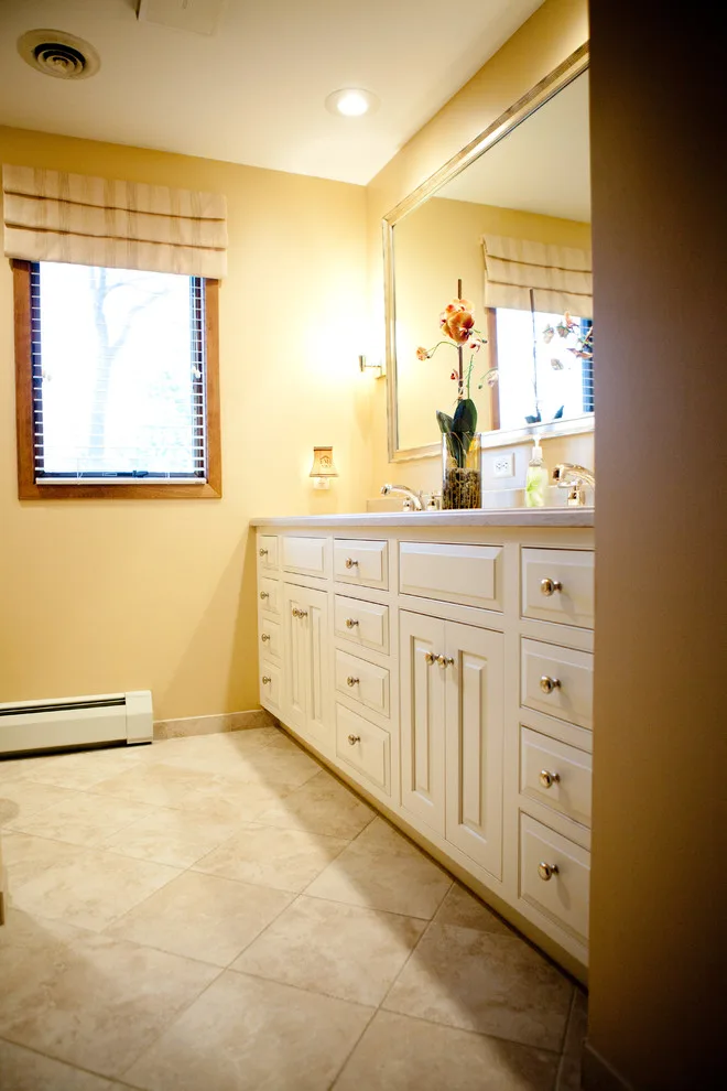 Marshall Country Classic Bath by Minnesota Cabinets, INC - Photo 4