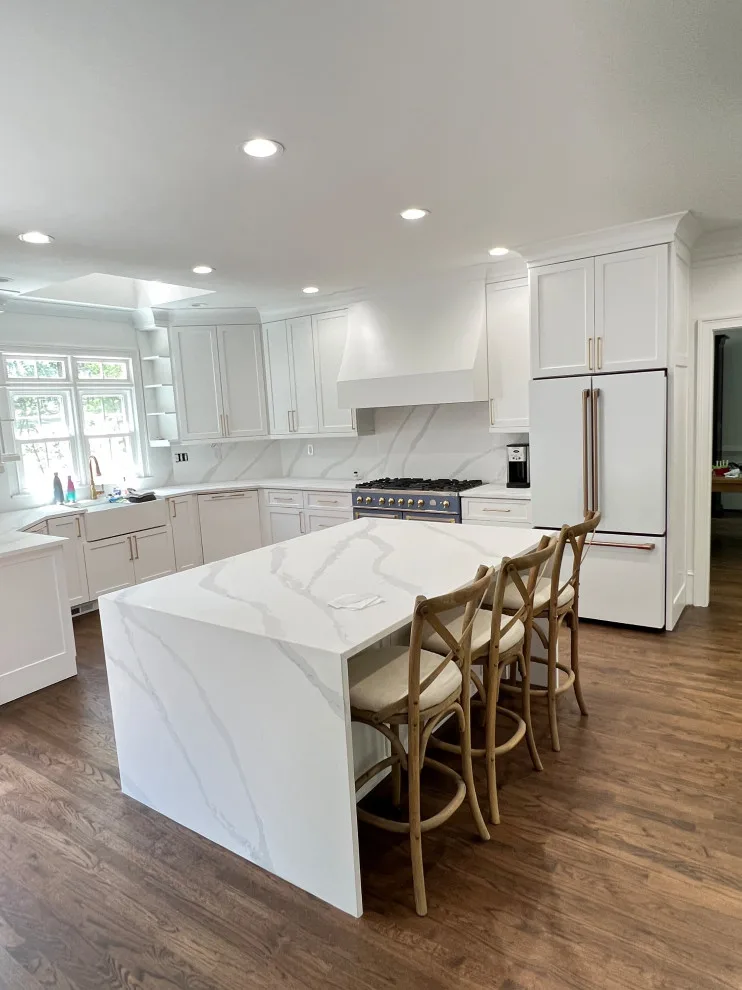 Contemporary by Capital Design Cabinetry - Photo 10