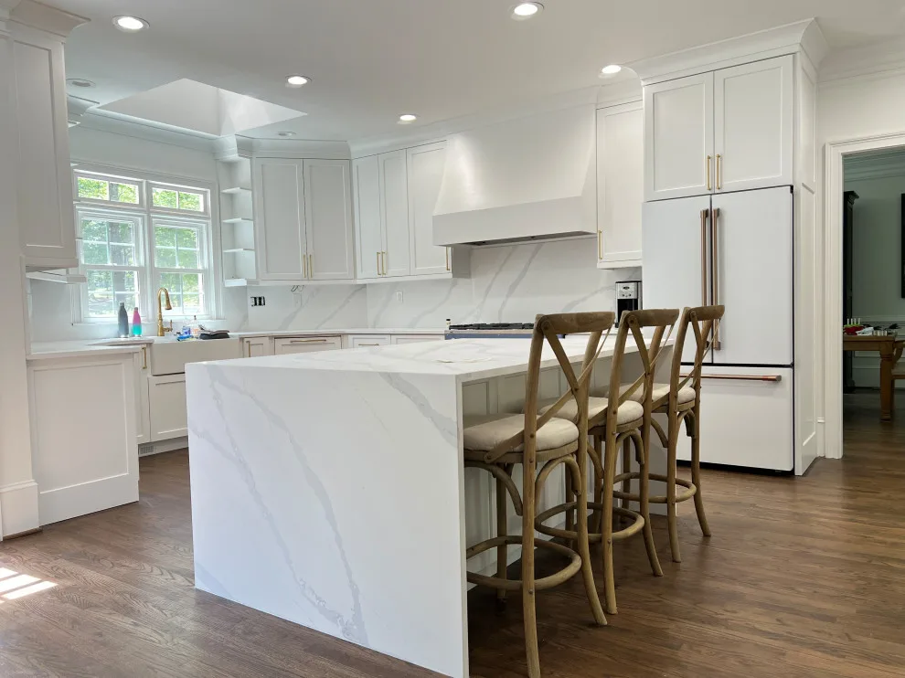 Contemporary by Capital Design Cabinetry - Photo 14