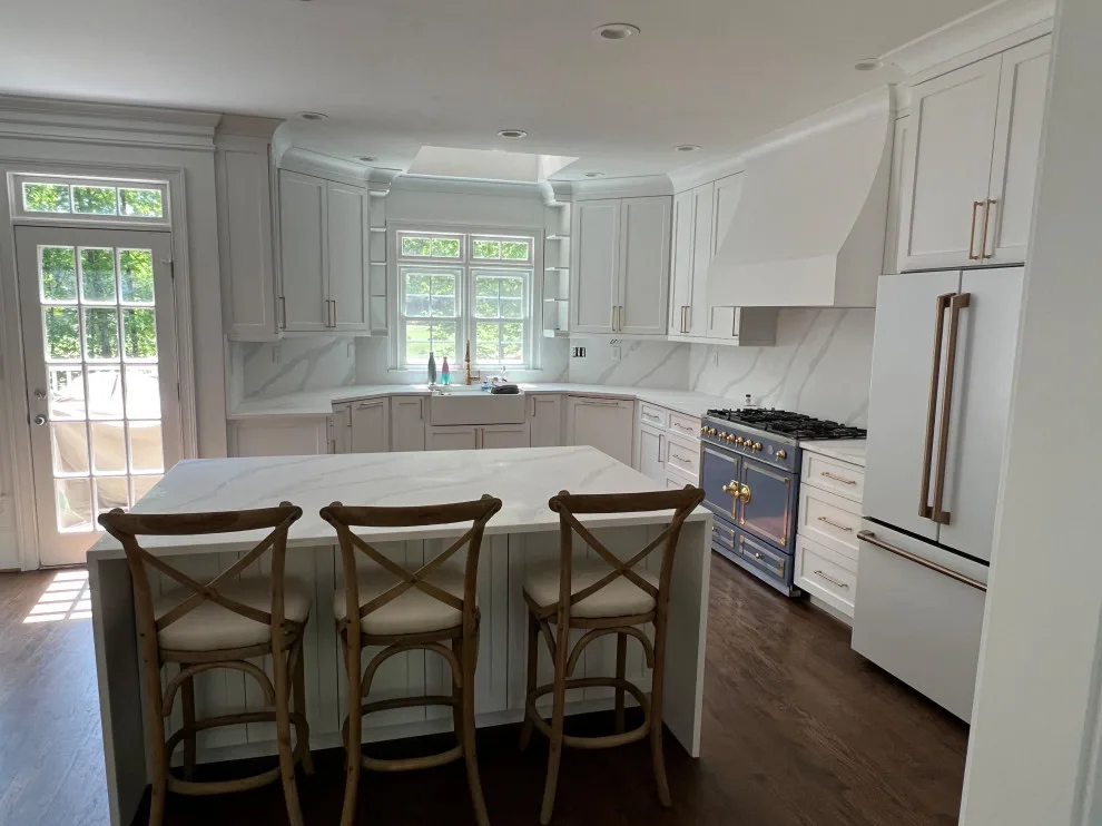 Contemporary by Capital Design Cabinetry - Photo 5