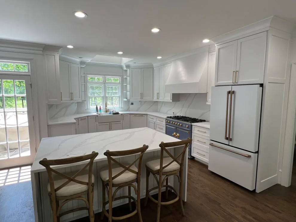 Contemporary by Capital Design Cabinetry - Photo 3