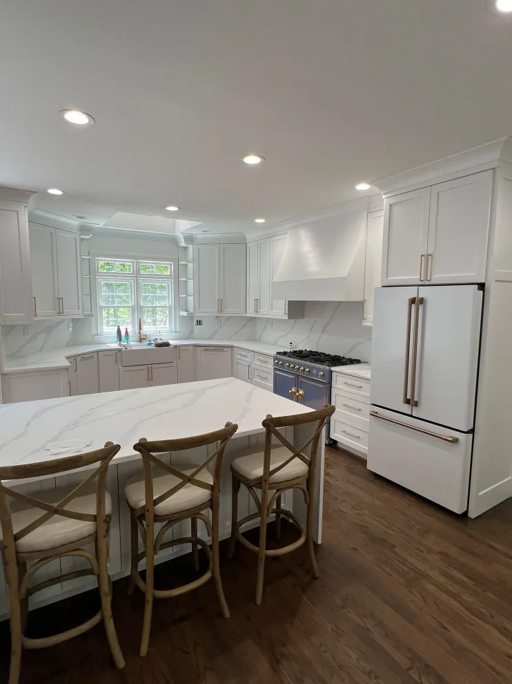 Contemporary by Capital Design Cabinetry - Photo 8