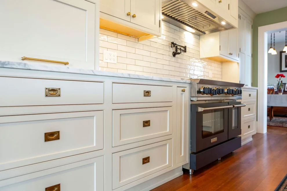Vintage White Shaker Inset by Signature Design & Cabinetry LLC - Photo 29