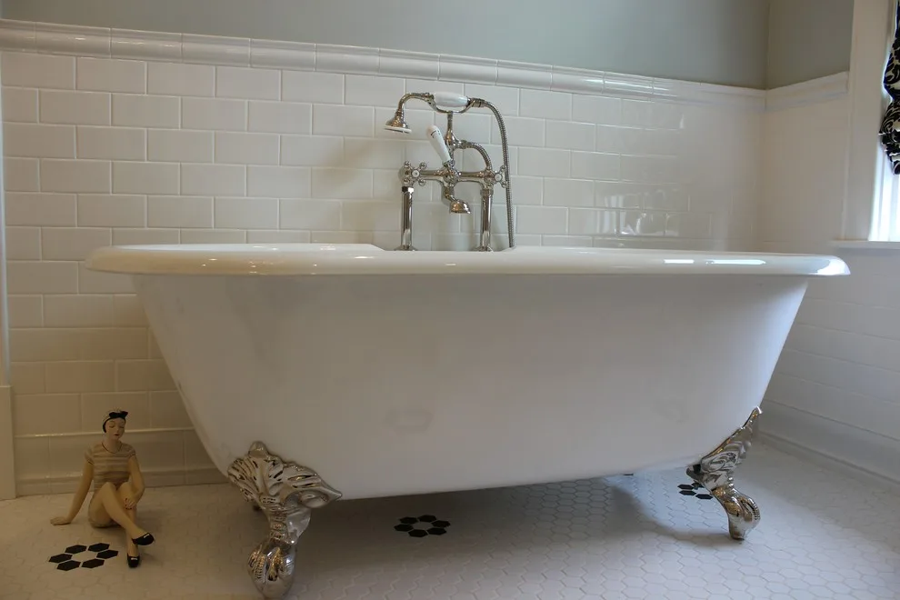 Ballard Classic Bathroom by Savvy Cabinetry Design Interiors - Photo 3