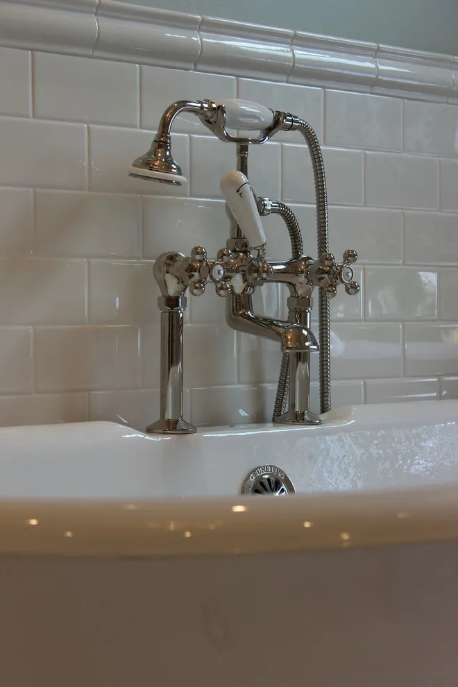 Ballard Classic Bathroom by Savvy Cabinetry Design Interiors - Photo 4