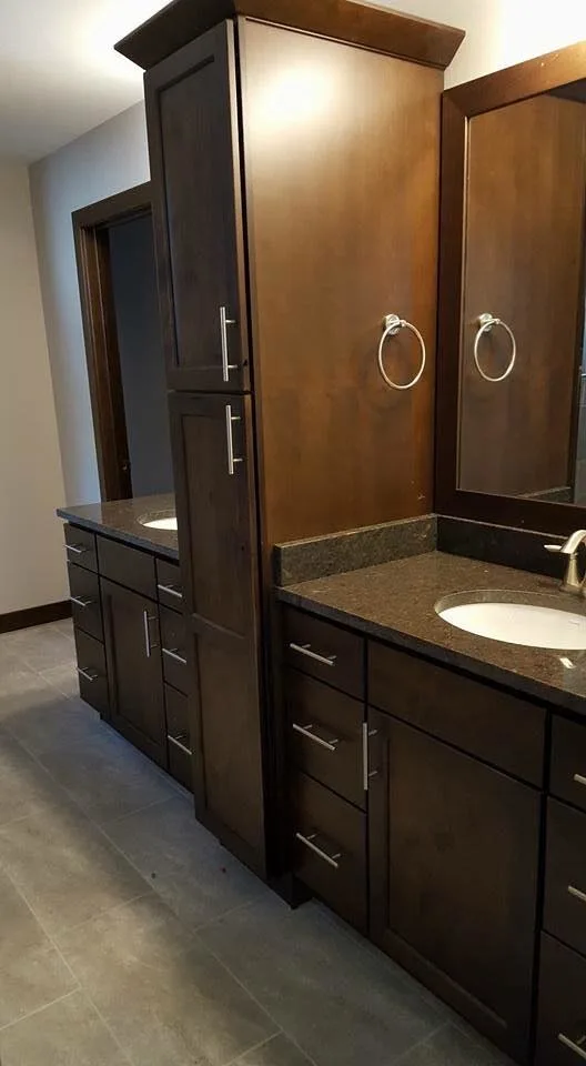 Restroom by Davisson & Son Millwork - Photo 12