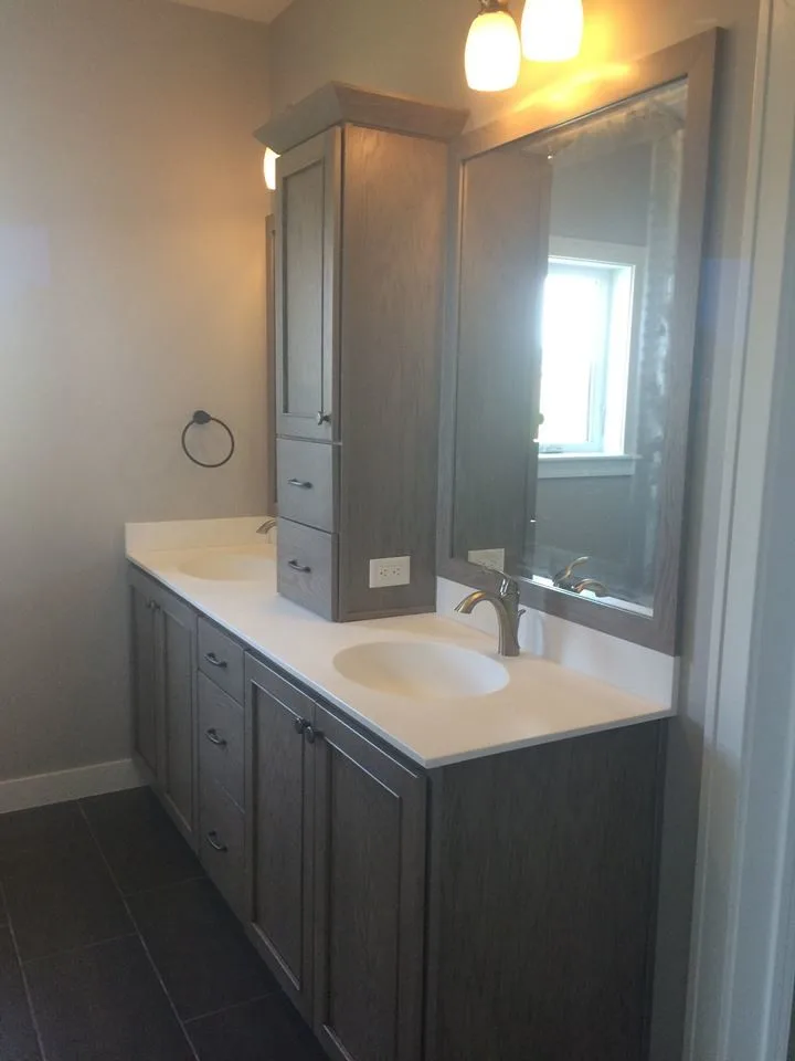 Restroom by Davisson & Son Millwork - Photo 4