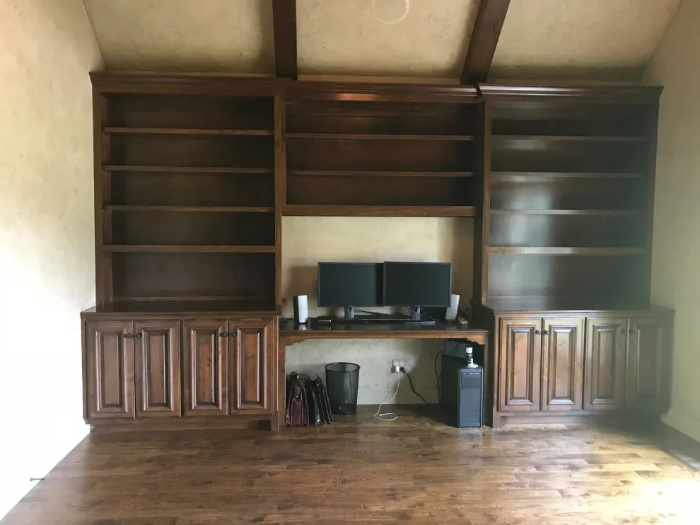 Premium Home Workspace by Bartek Construction Inc. - Photo 4