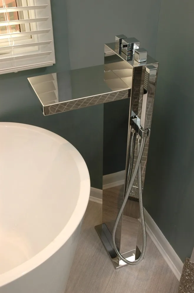 Evendale Modern Master Bathroom by Legacy Kitchens - Photo 5