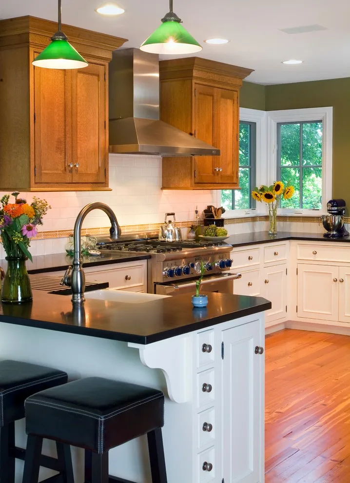Heritage Newtown Kitchen by American Homestead Kitchens Ltd - Photo 3