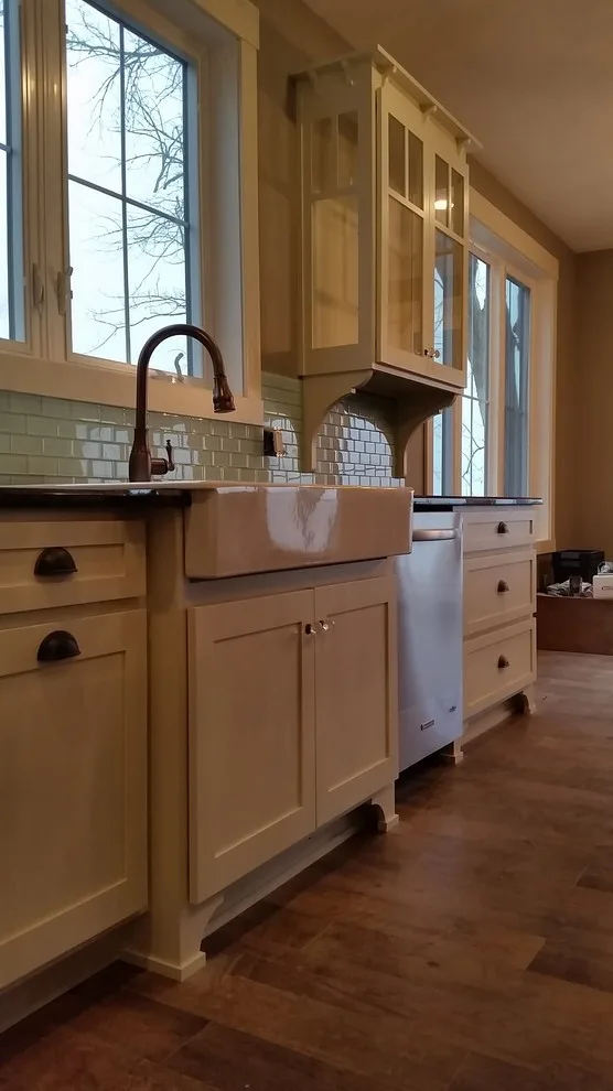 Cottage Kitchen by the Lake by Healey Custom Cabinetry LLC - Photo 6