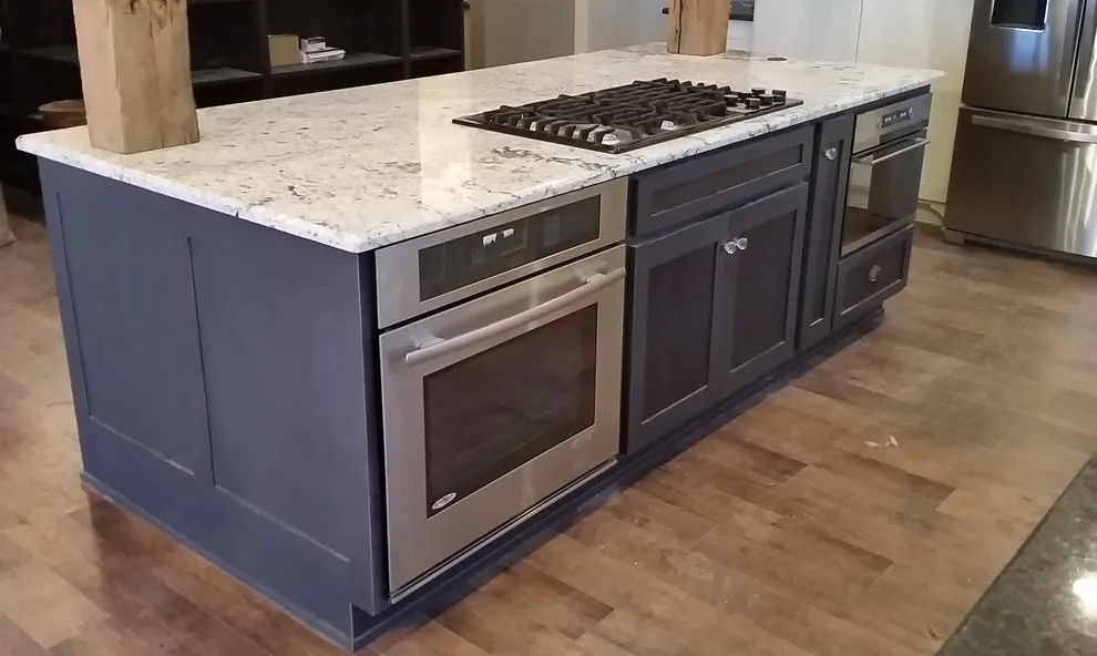 Cottage Kitchen by the Lake by Healey Custom Cabinetry LLC - Photo 9