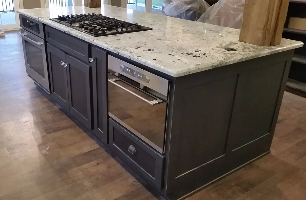 Cottage Kitchen by the Lake by Healey Custom Cabinetry LLC - Photo 4