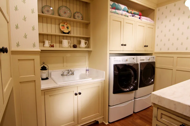Clothes Cleaning by Fehrenbacher Cabinets Inc - Photo 35