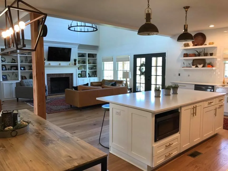 Contemporary Farmhouse in Madisonville by Cabinets By Design - Photo 11