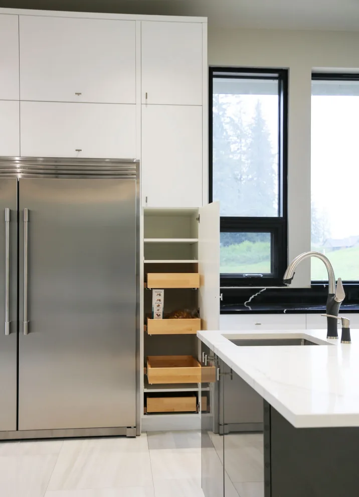 Contemporary White Gloss by Signature Design & Cabinetry LLC - Photo 4