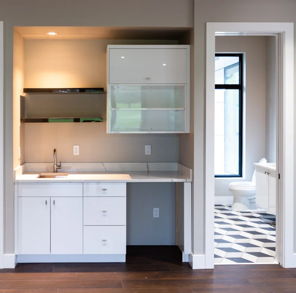 Contemporary White Gloss by Signature Design & Cabinetry LLC - Photo 15