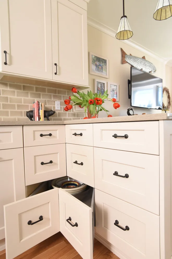 Waterfront Traditional Kitchen by Signature Design & Cabinetry LLC - Photo 7